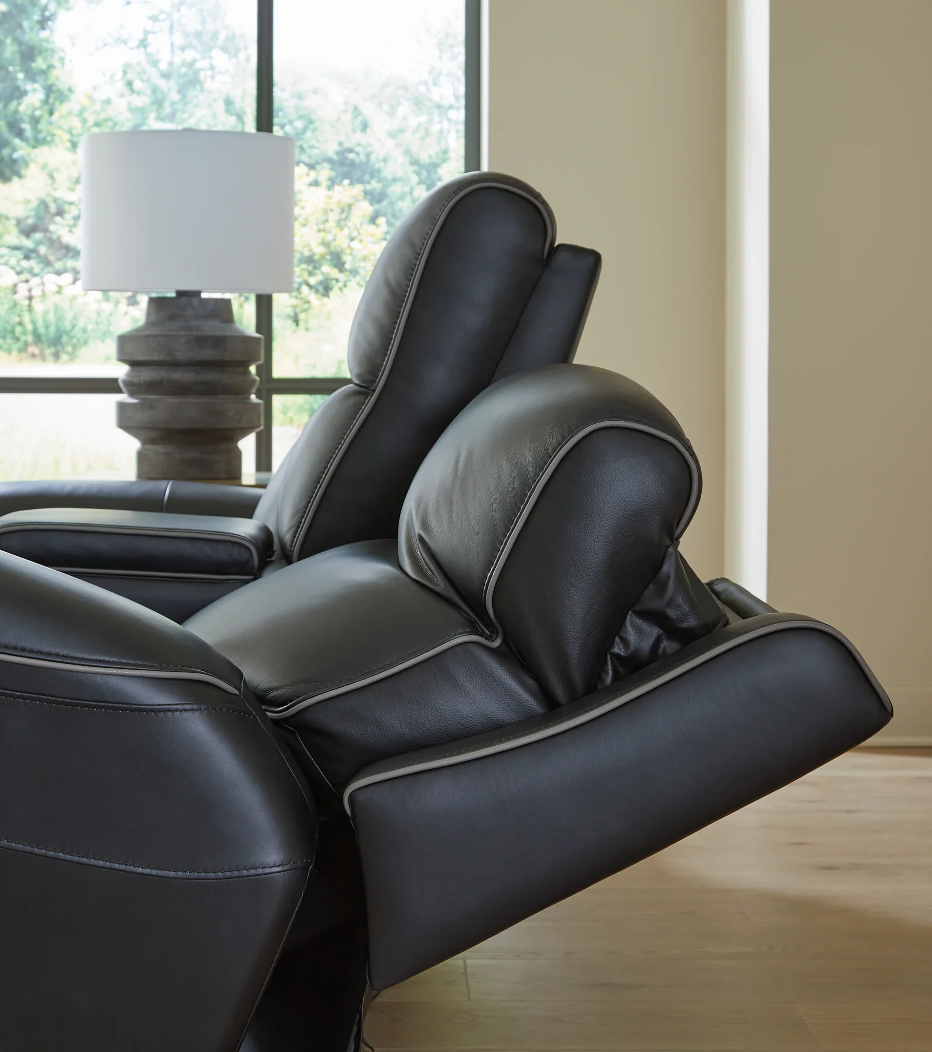 5Z-Comfort - Relaxation - Onyx - Power Recline Sofa With Adjustable Headrest - Image 9