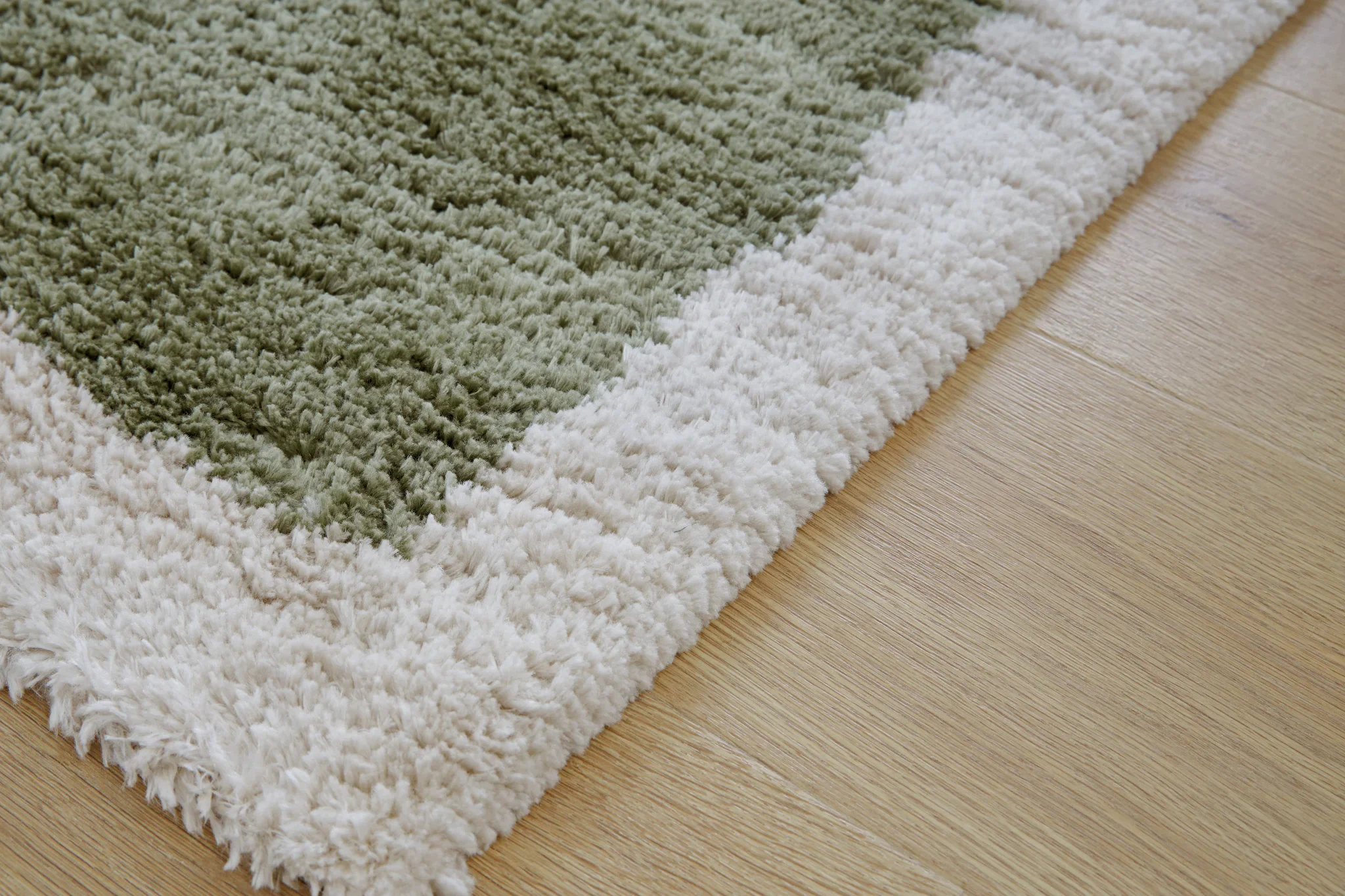 Anburgh - Green / Gray / Ivory - Large Rug - 8' x 10' - Image 3