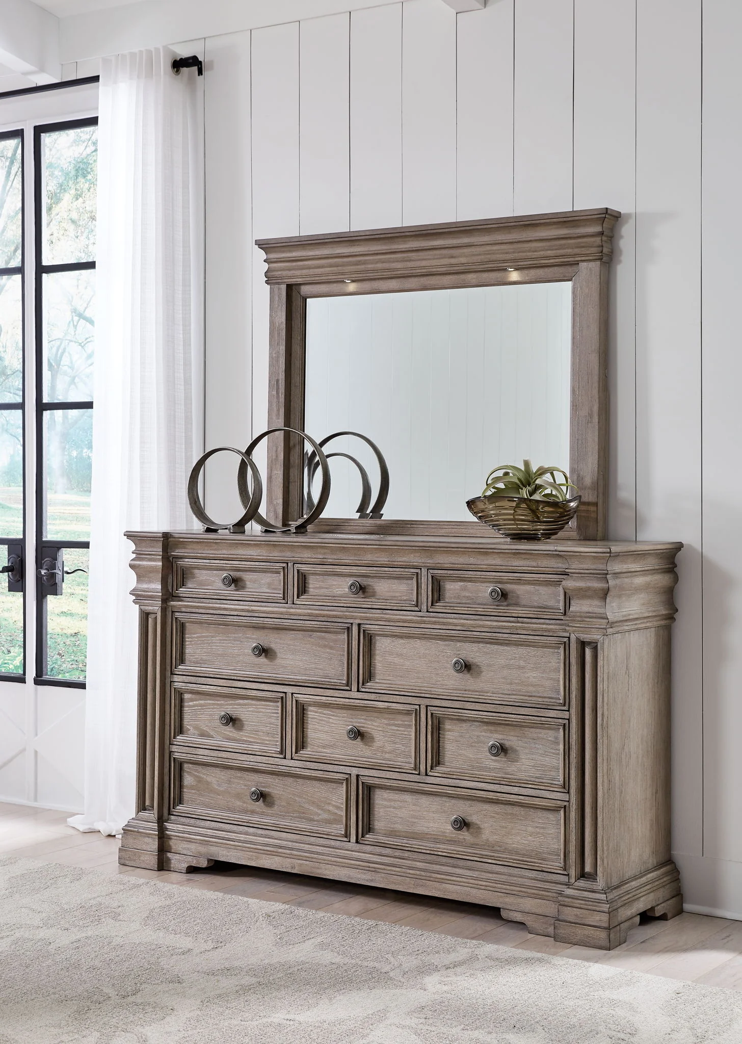 Blairhurst - Light Grayish Brown - Dresser And Mirror - Image 2