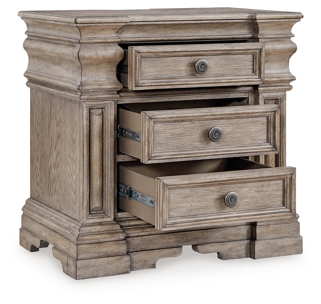 Blairhurst - Light Grayish Brown - Three Drawer Night Stand - Image 2