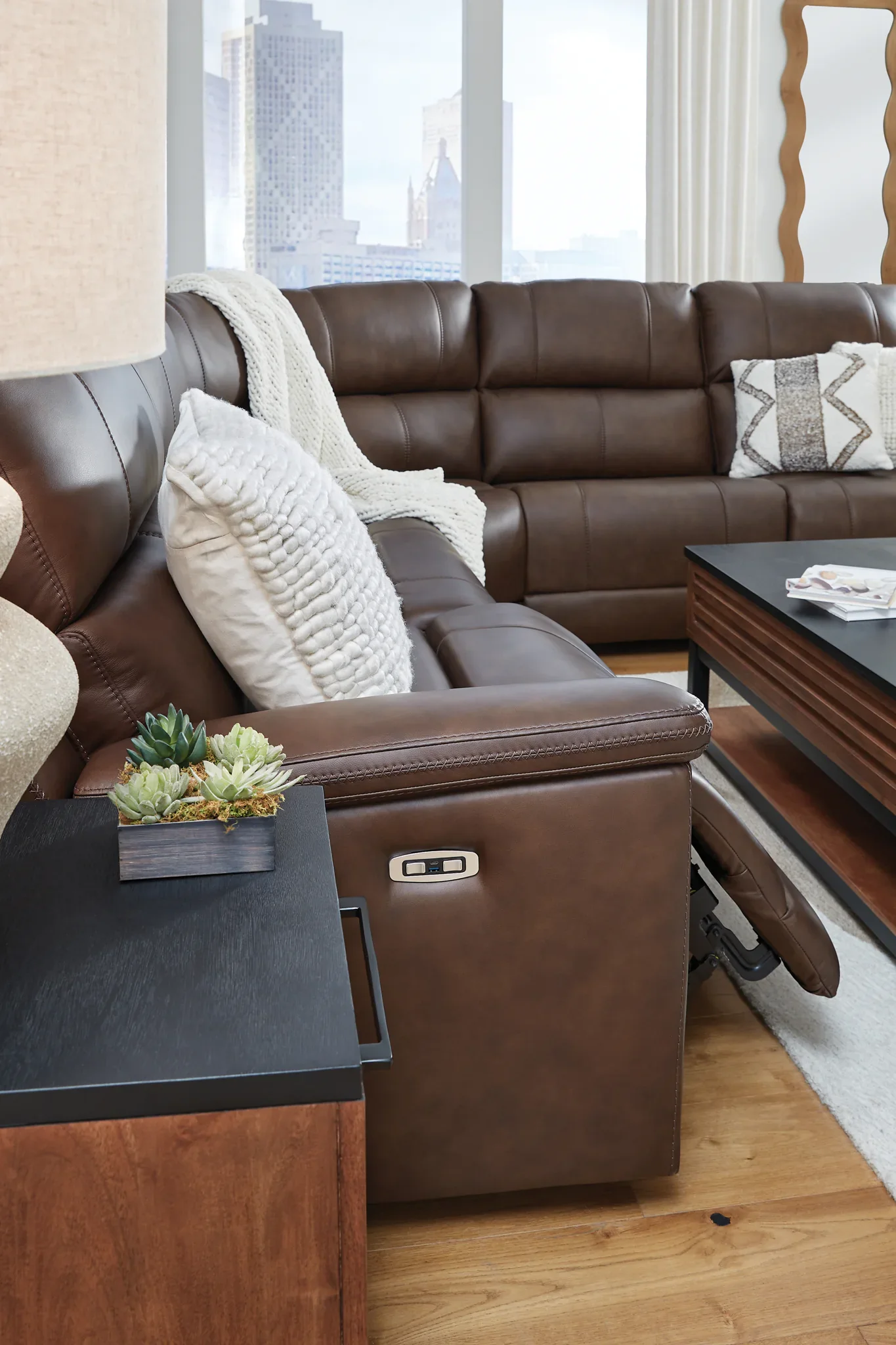 Bleckley - Espresso - 5-Piece Power Reclining Sectional With RAF And LAF Recliners - Image 4