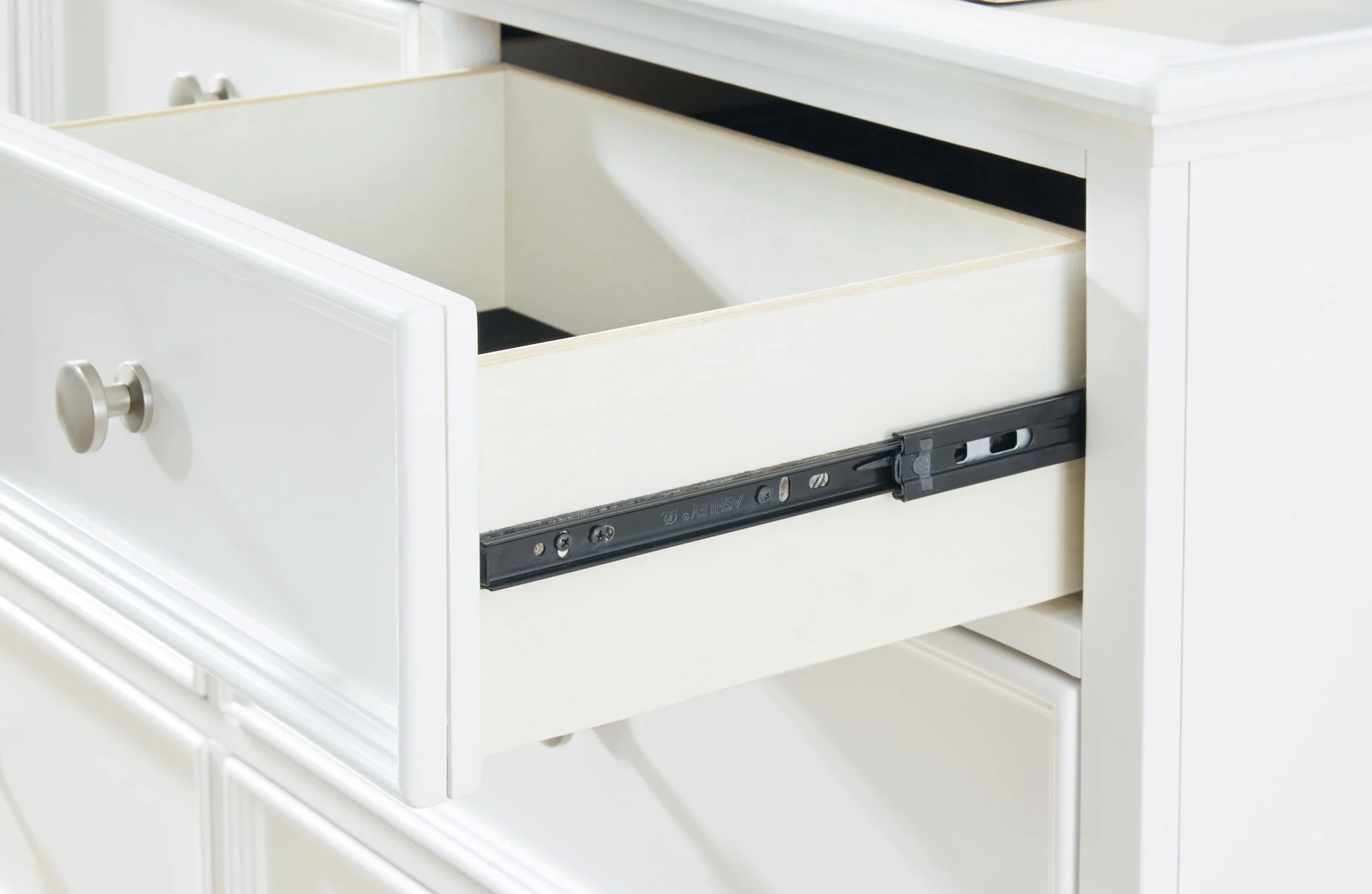 Fortman - White - Dresser - Image 7