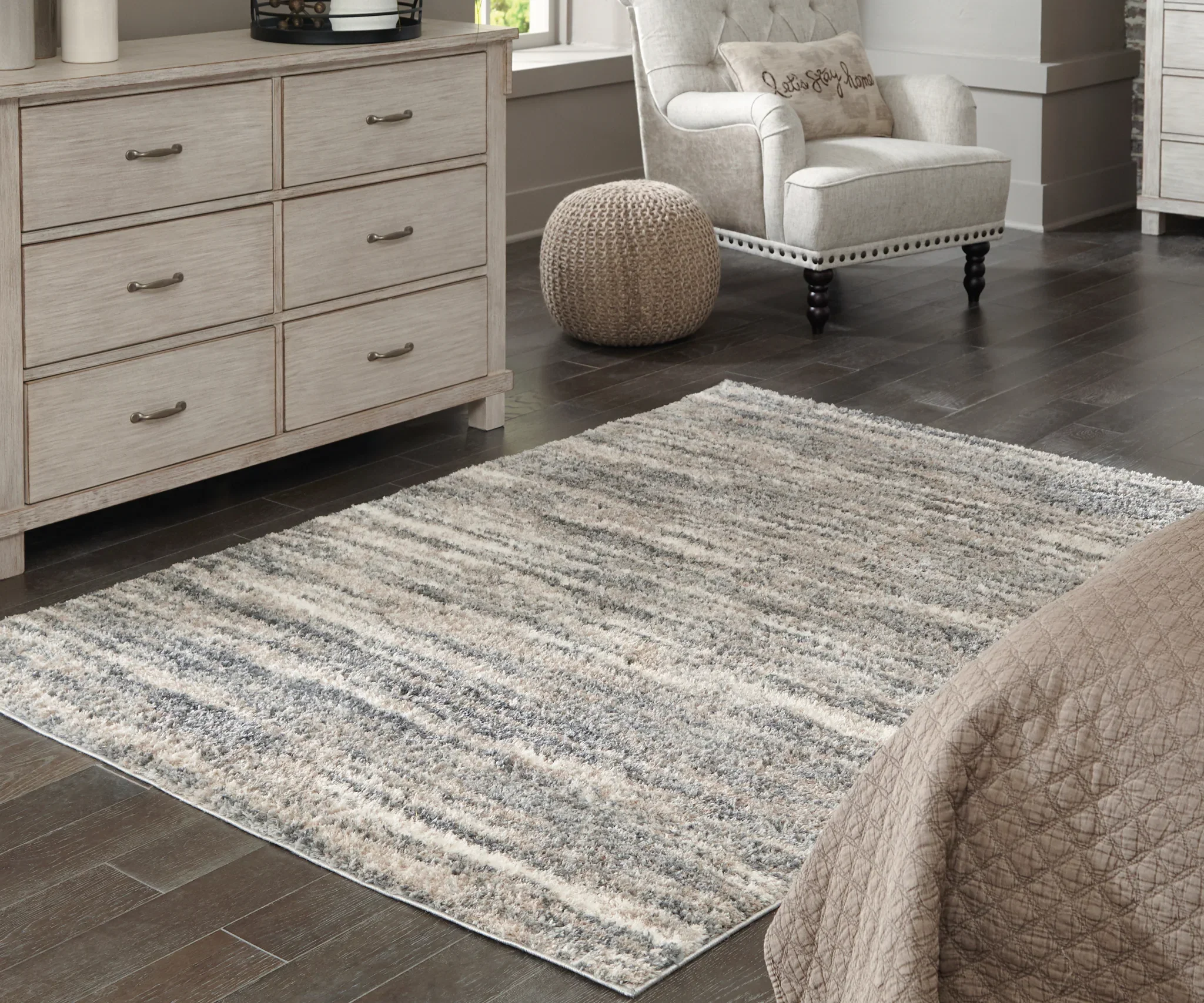 Gizela - Ivory / Beige / Gray - Medium Rug - 5' x 7' - Image 2