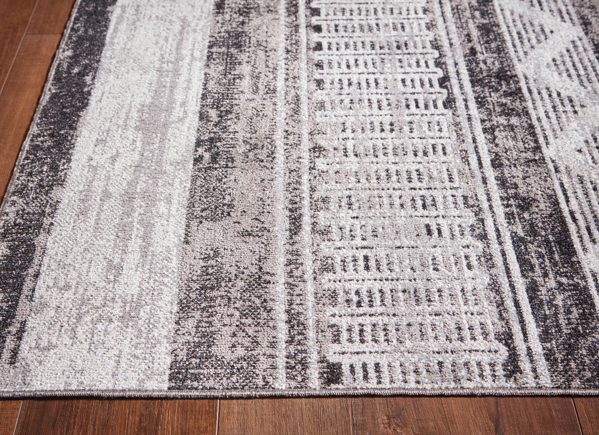 Henchester - Multi - Medium Rug - 5' x 7' - Image 3