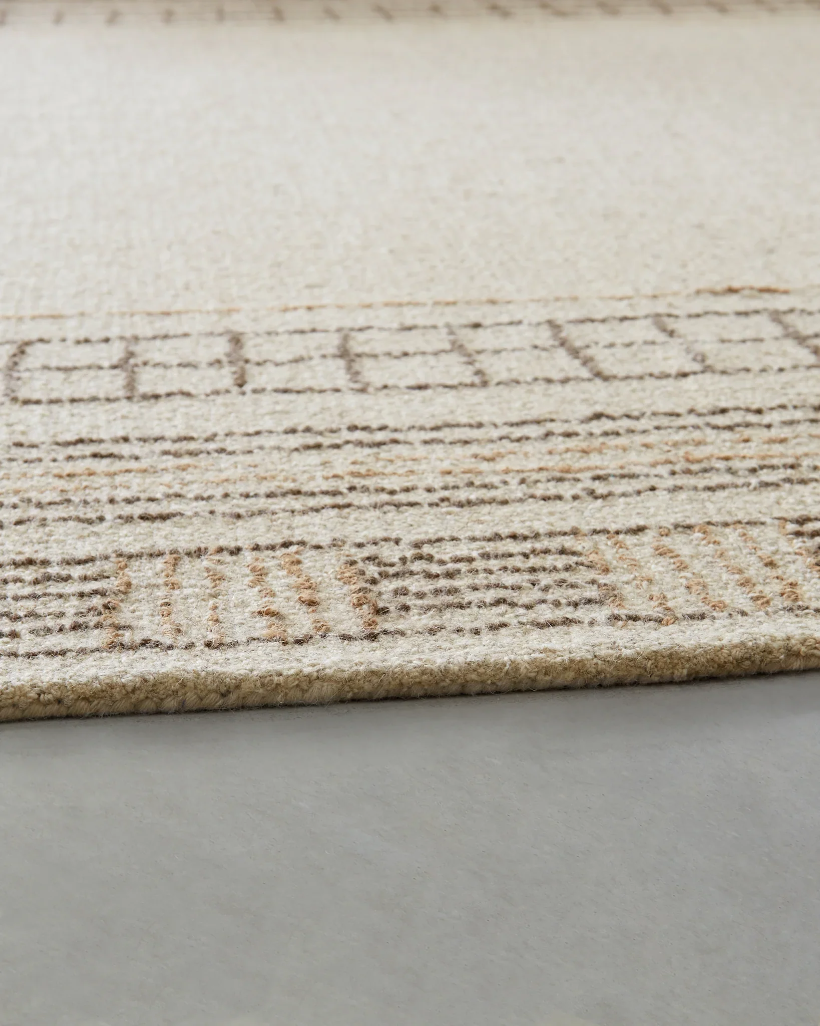 Idaman - Taupe / Brown - Medium Rug - Image 3