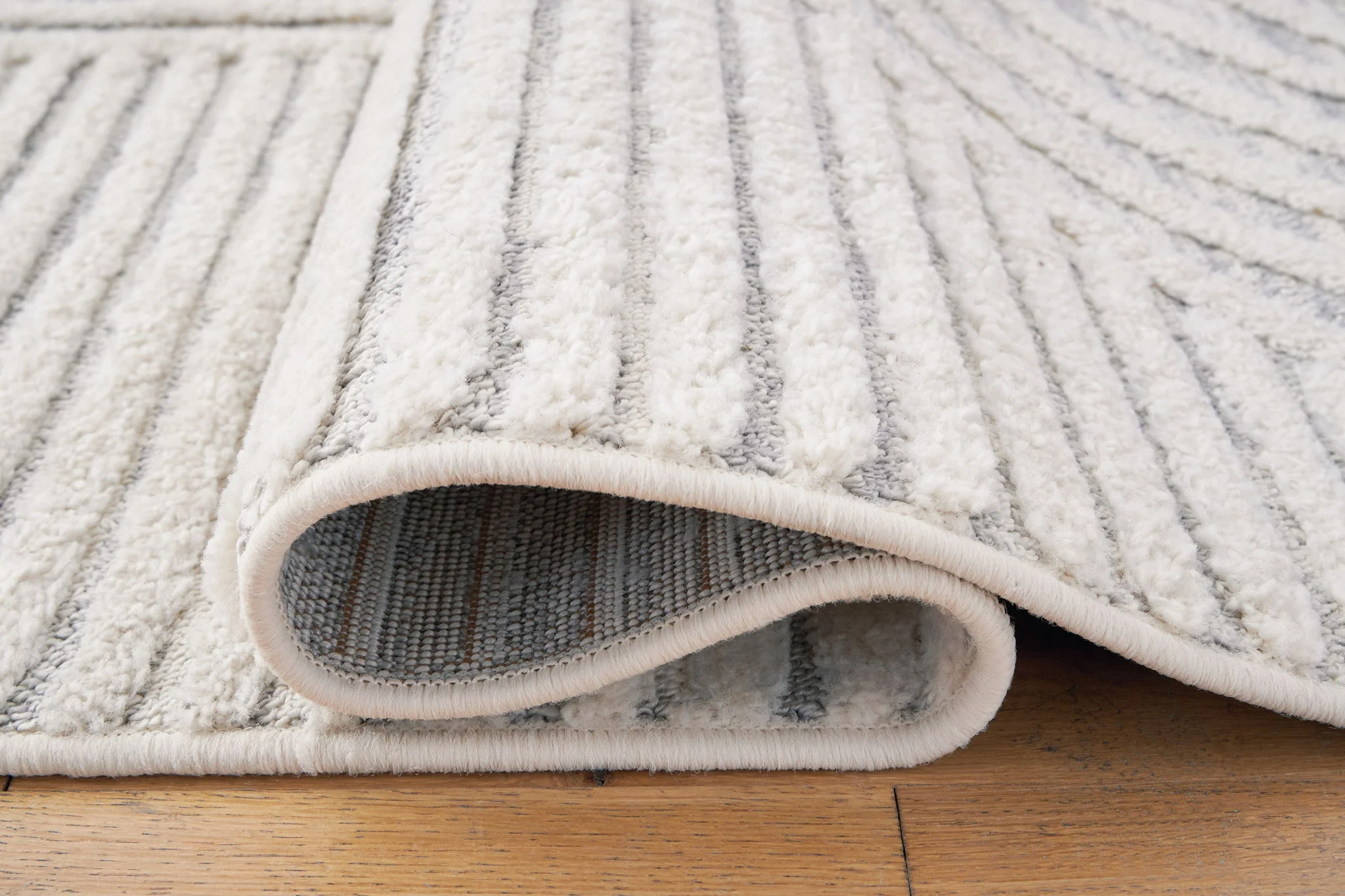 Lambworth - Gray / Cream - Medium Rug - 5' x 7' - Image 4