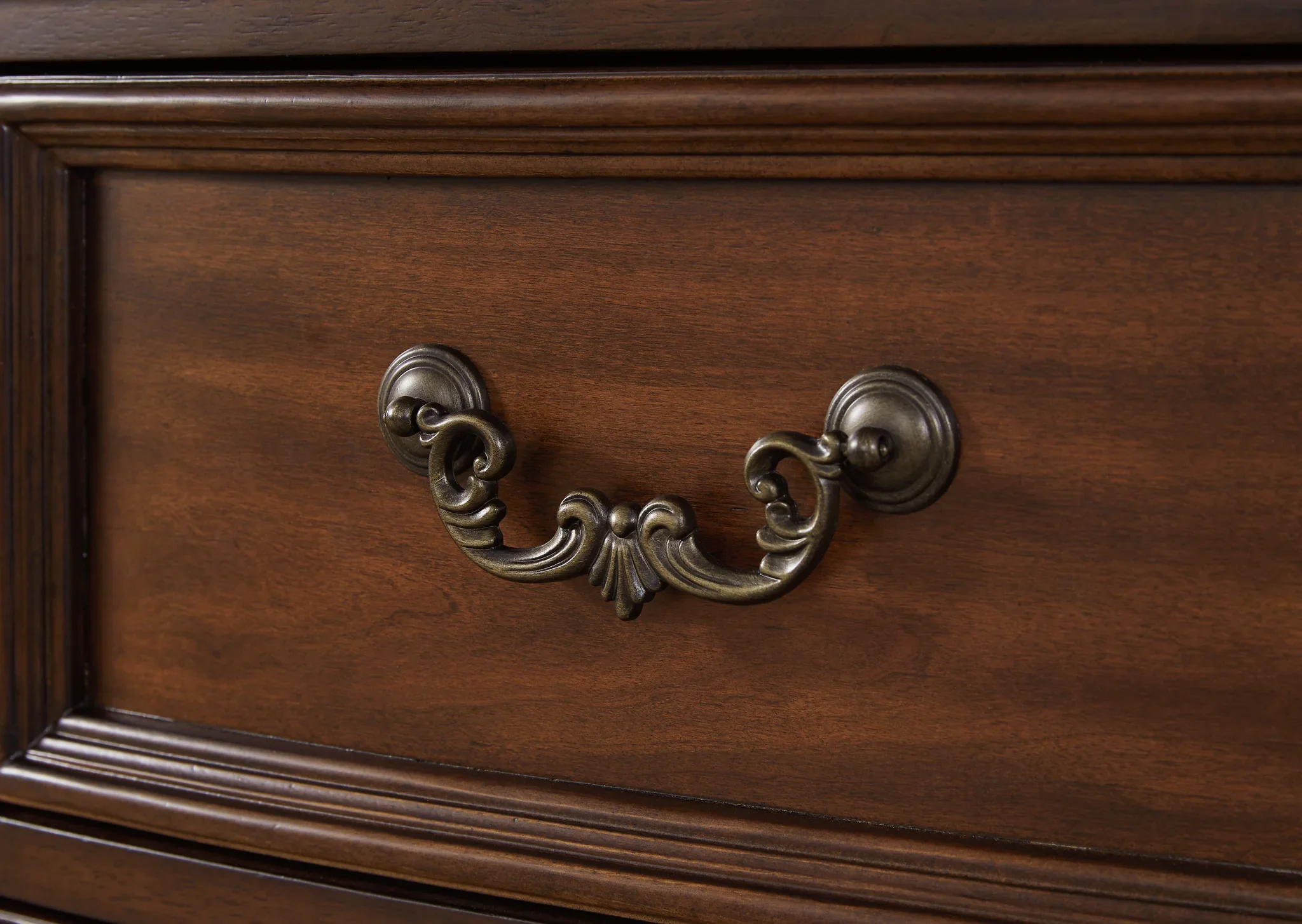 Lavinton - Brown - Three Drawer Night Stand - Image 7
