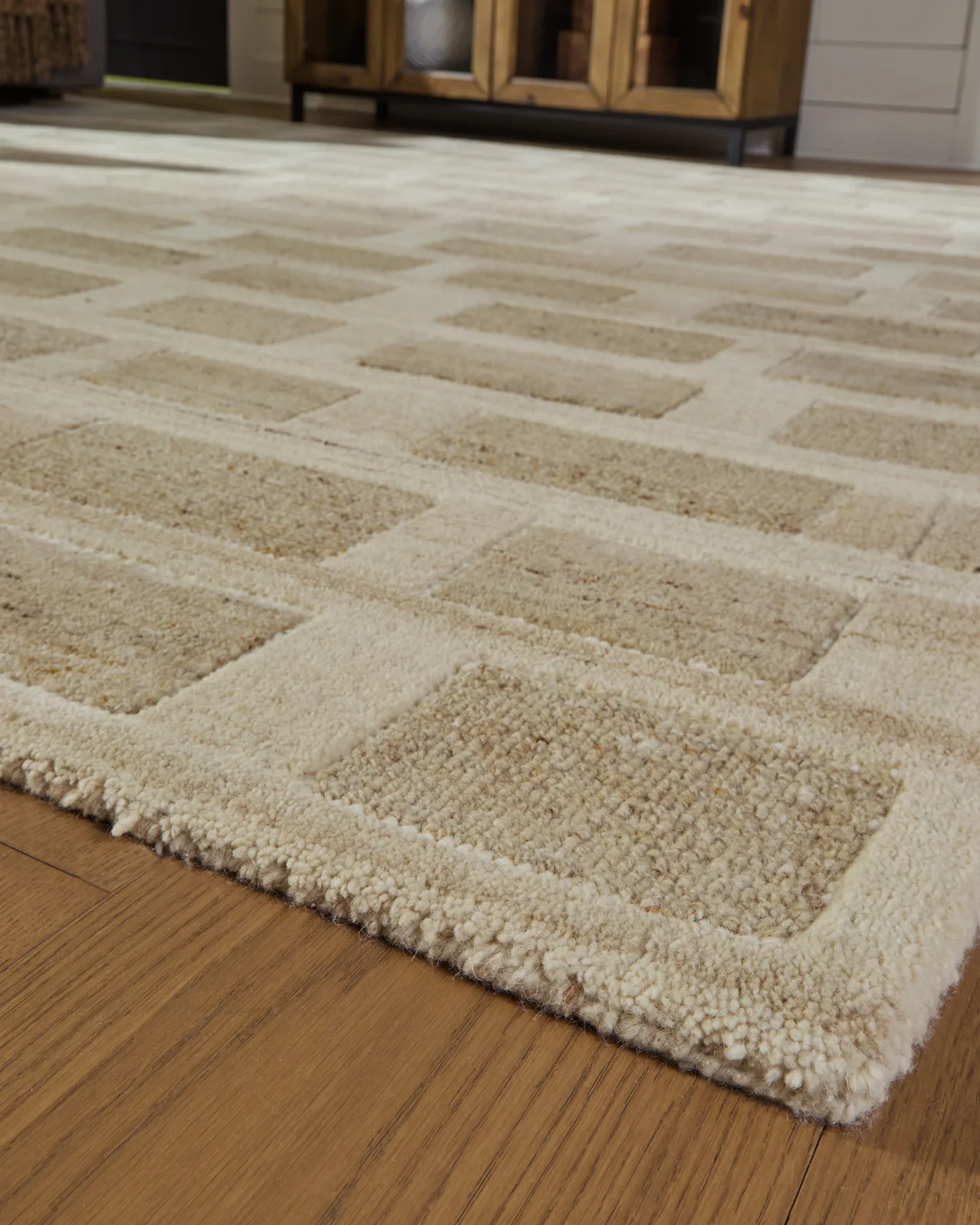 Lisgrove - Tan / Brown / White - Medium Rug - 5' x 7' - Image 3