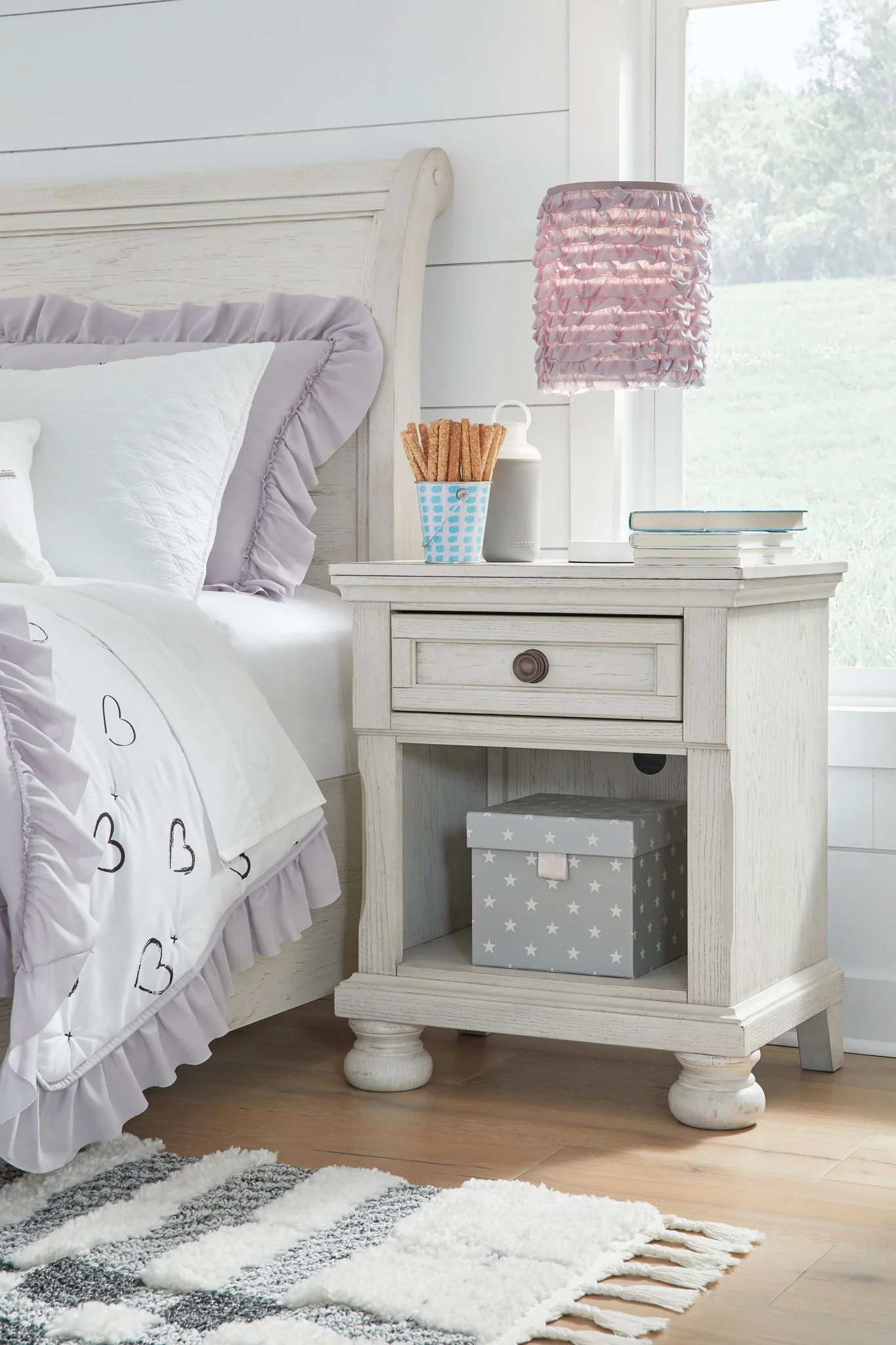 Robbinsdale - Antique White - One Drawer Night Stand - Image 2