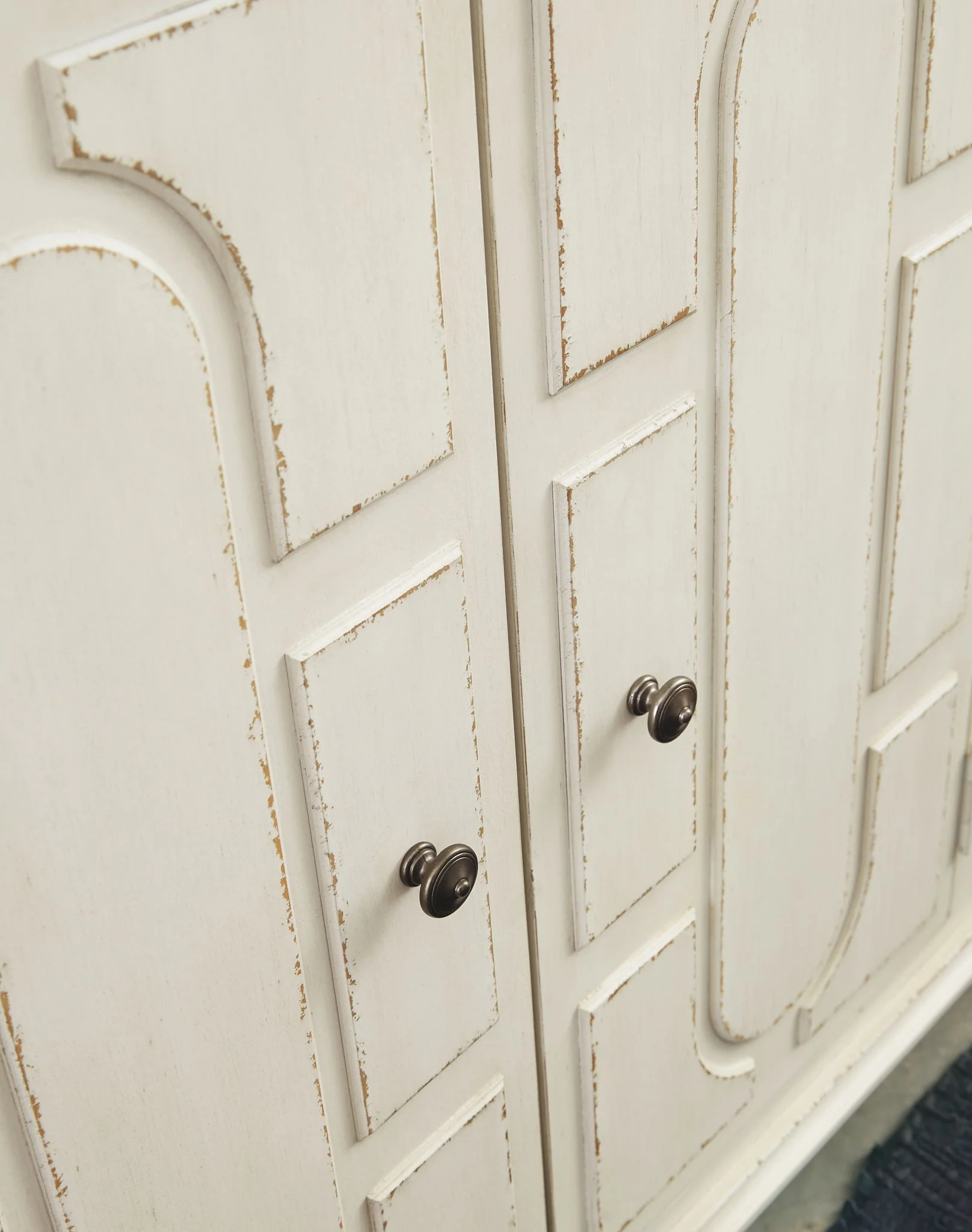 Roranville - Antique White - Accent Cabinet - Image 3