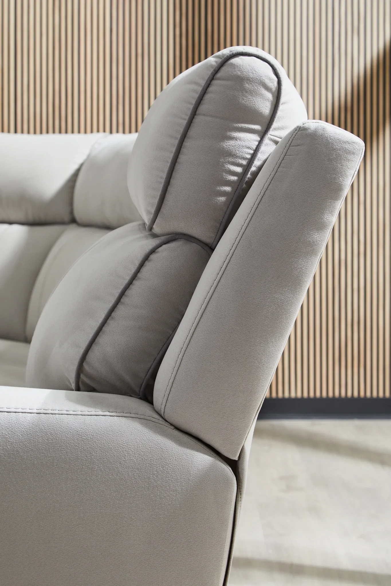 Social Pointe - Pearl / Ash - 5-Piece Power Reclining Sectional - Image 4