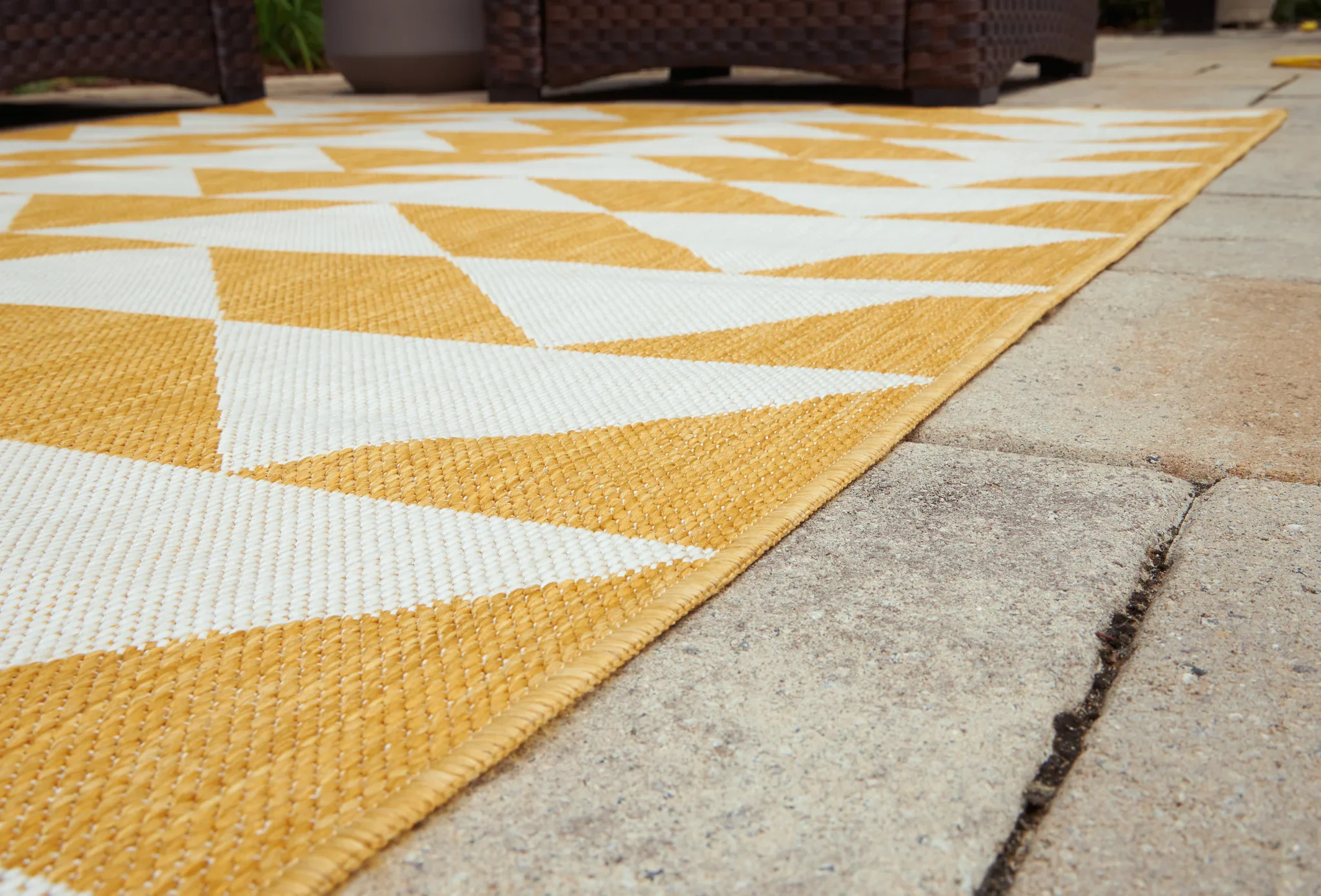 Thomley - Ivory / Yellow - Large Rug - 8' x 10' - Image 3