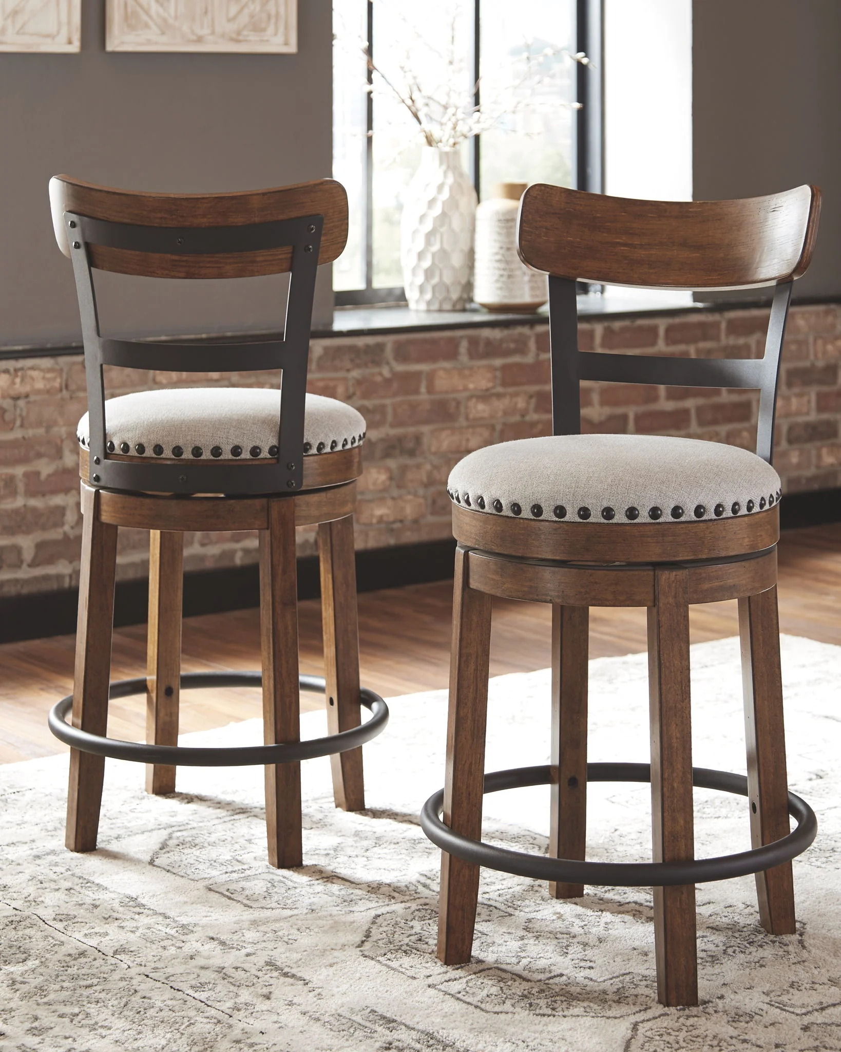 Valebeck - White - 6 Pc. - Counter Table, 4 Counter Barstools, Server - Image 5