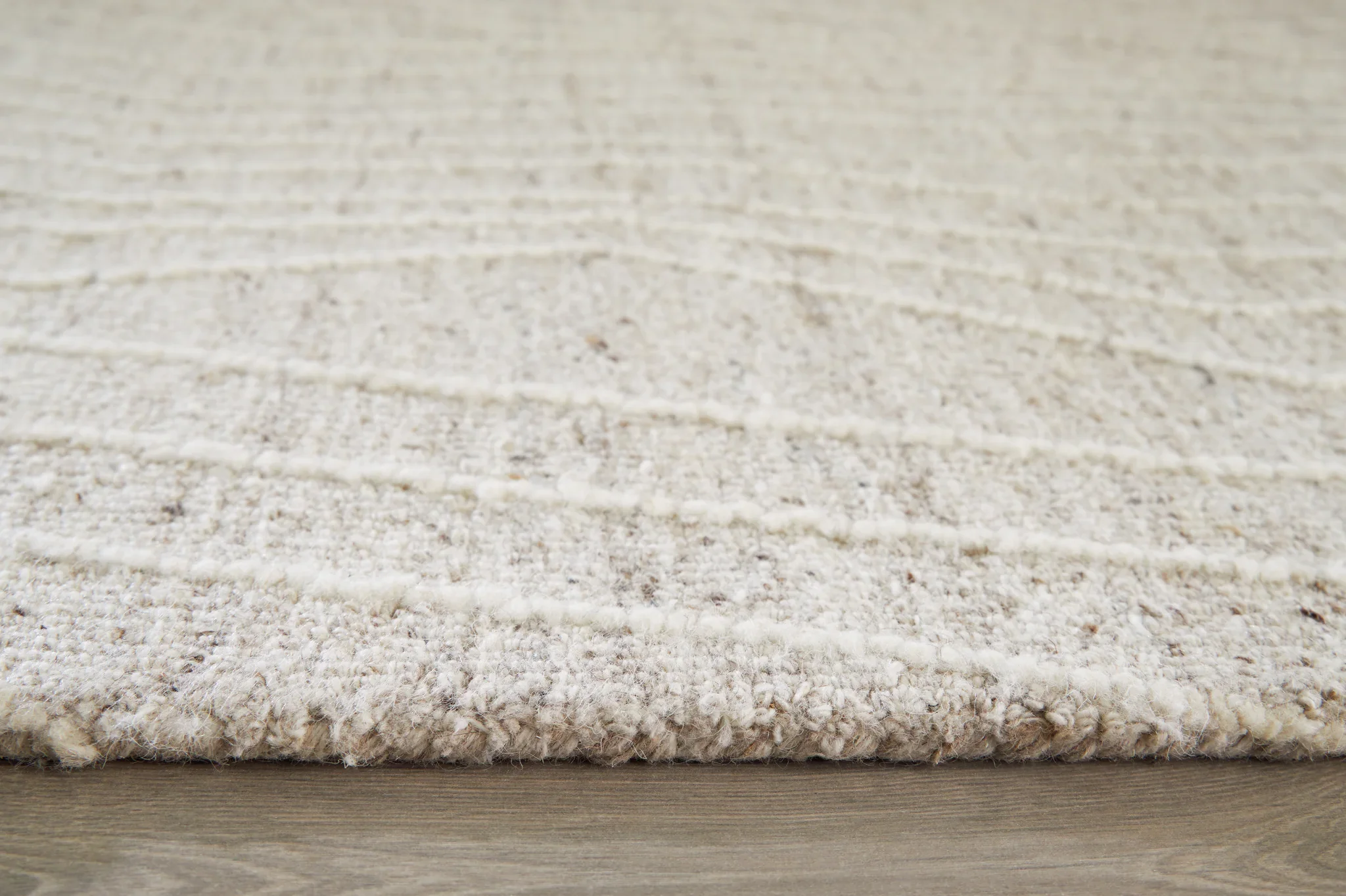 Varahill - Gray / Ivory - Large Rug - 8' x 10' - Image 3