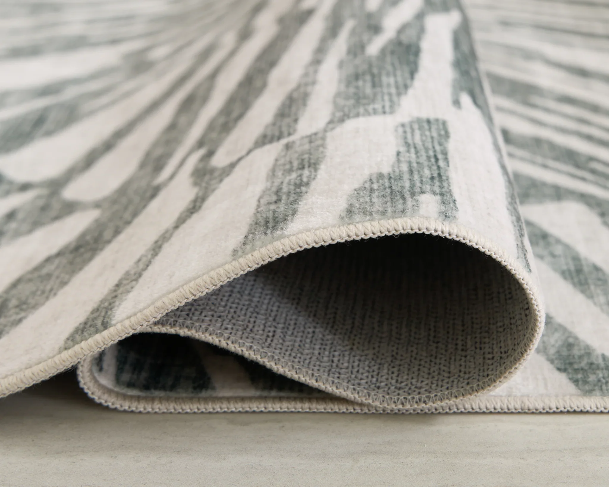 Verland - Gray / White - Washable Medium Rug - 5' x 7' - Image 3